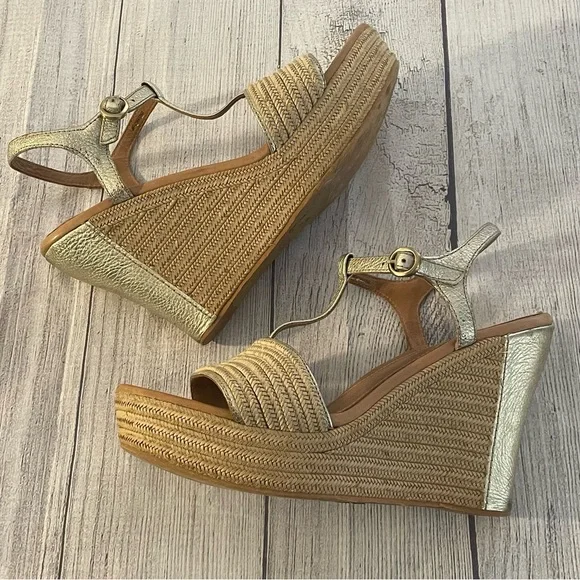 UGG woven straw platform wedge sandals with gold T-strap ankle strap, size 9.5 - Picture 4 of 14